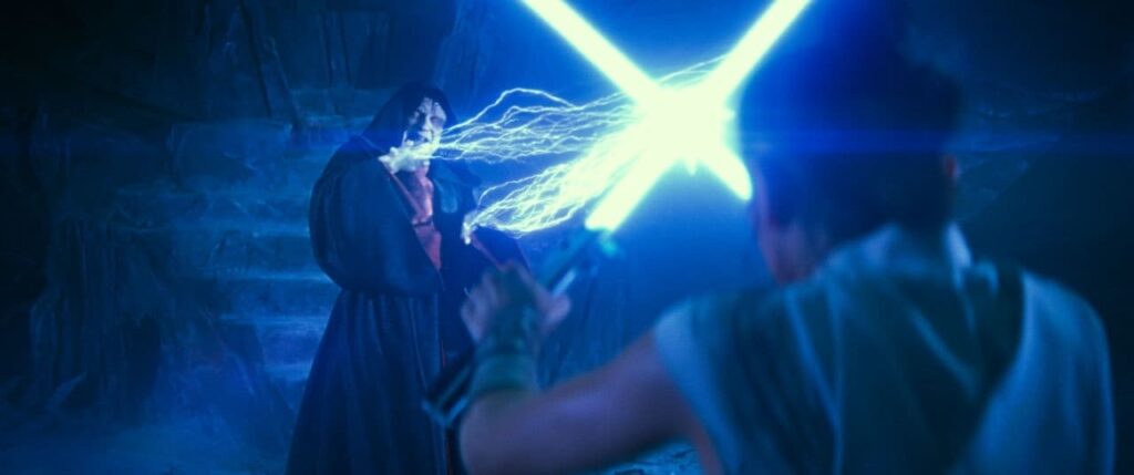 Rey a régmúlt jedijeinek erejével szembeszáll a gonosszal (Forrás: Wookieepedia)