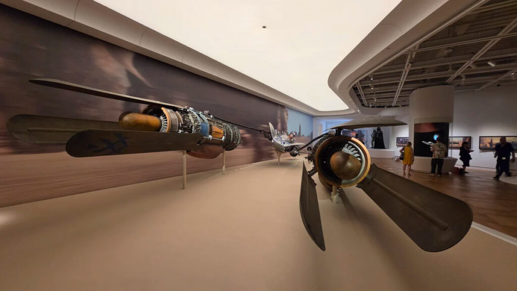 Anakin versenyfogata a Lucas Museum of Narrative Art kiállításában.